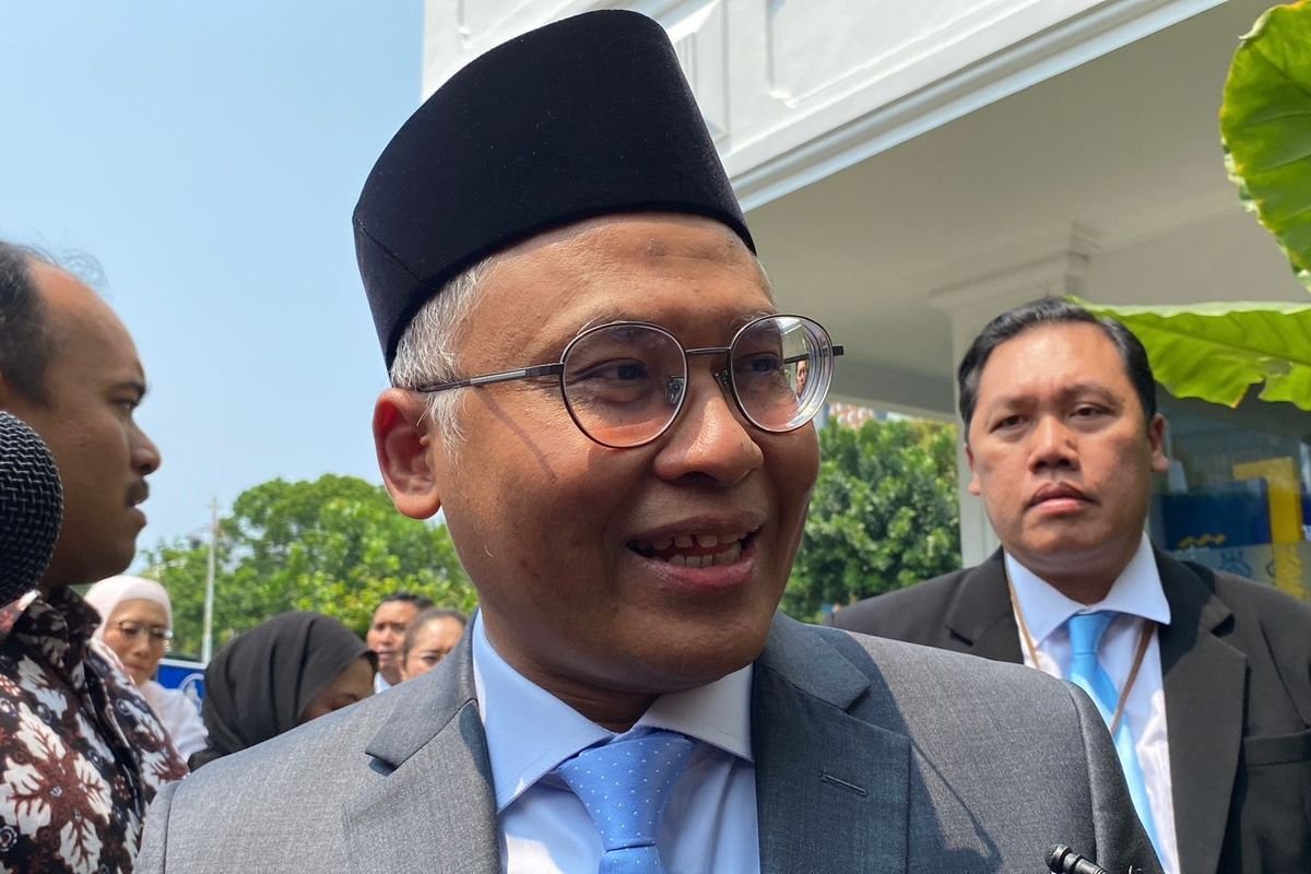 Ada Pelantikan di Istana, Para Menteri Merapat Pakai Dasi Biru Muda