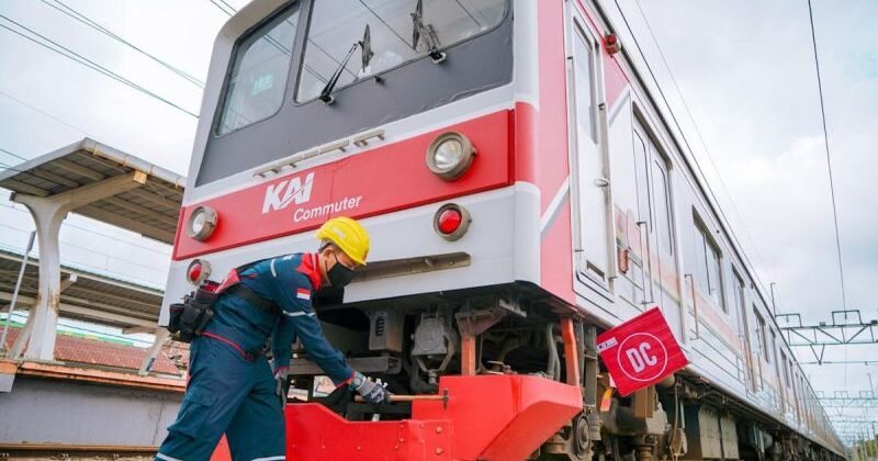 KAI Commuter siapkan 102 rangkaian KRL untuk sambut libur Natal dan Tahun Baru