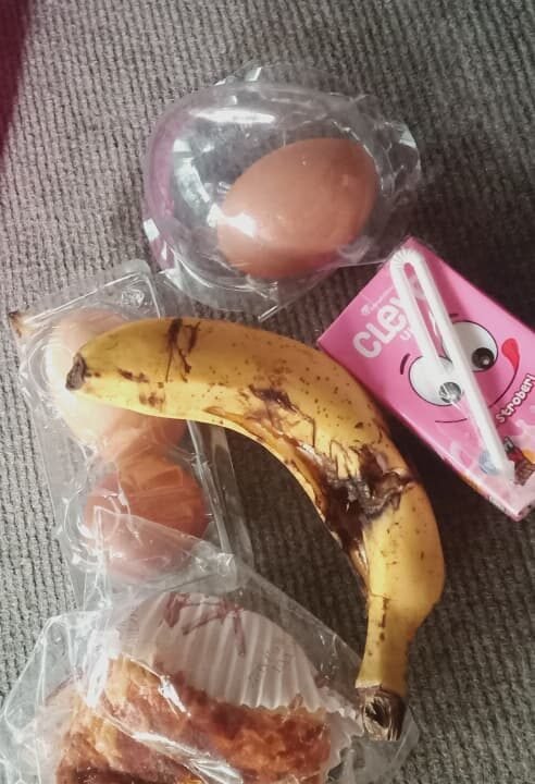 Diduga Menu MBG Kurang Layak, Ditemukan SMA Negeri 1 Sariwangi Keluhkan Telur Mentah dan Pisang Busuk